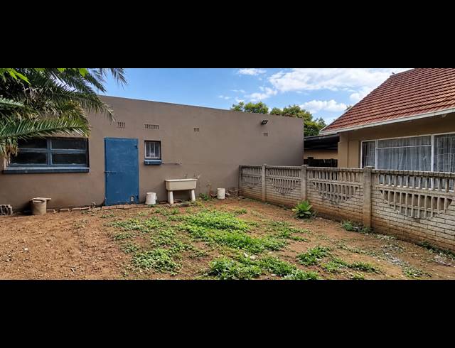 4 BEDROOM FREESTANDING FOR SALE IN VANDERBIJLPARK CE 2